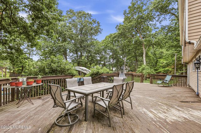 1641 Cedar Stream Court, Toms River, NJ 08755