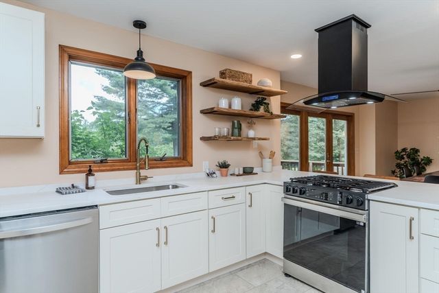 172 West Street, Goshen, MA 01096