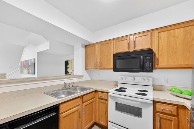 9817 Walnut Street 214, Dallas, TX 75243