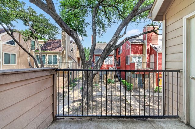 9817 Walnut Street 214, Dallas, TX 75243