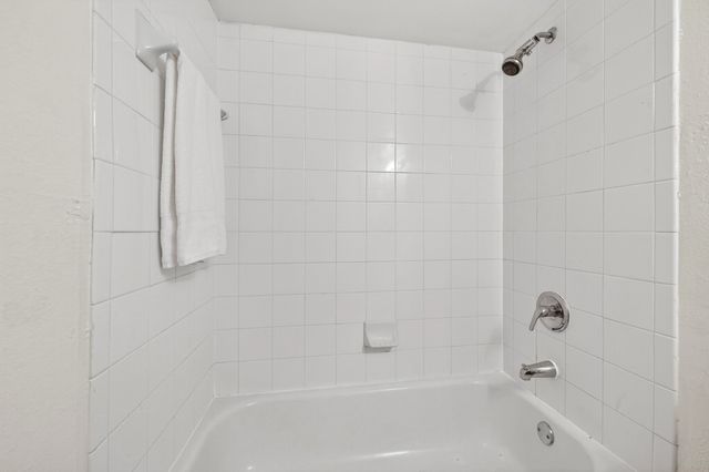 9817 Walnut Street 214, Dallas, TX 75243