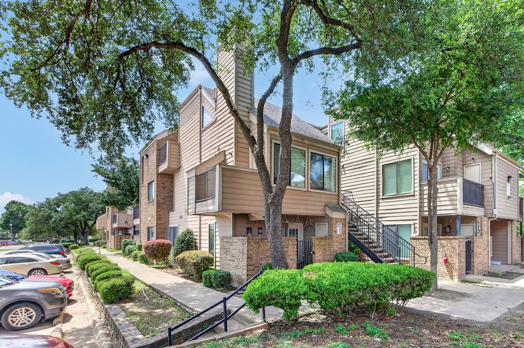 9817 Walnut Street 214, Dallas, TX 75243