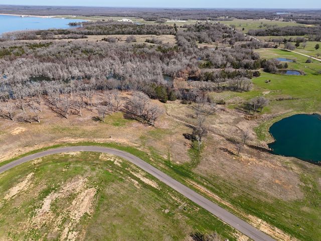 410 Peninsula Drive, Honey Grove, TX 75446