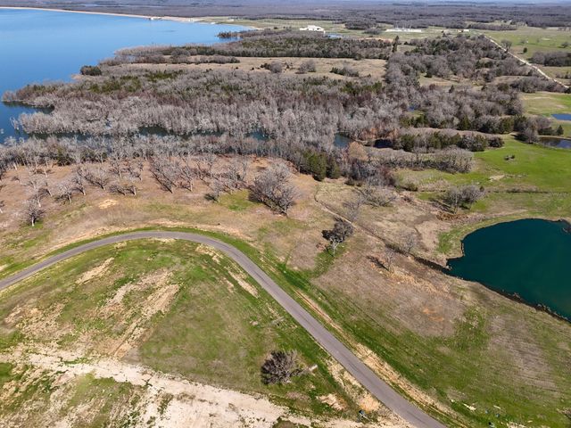 410 Peninsula Drive, Honey Grove, TX 75446