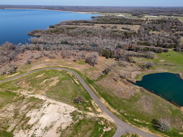 410 Peninsula Drive, Honey Grove, TX 75446