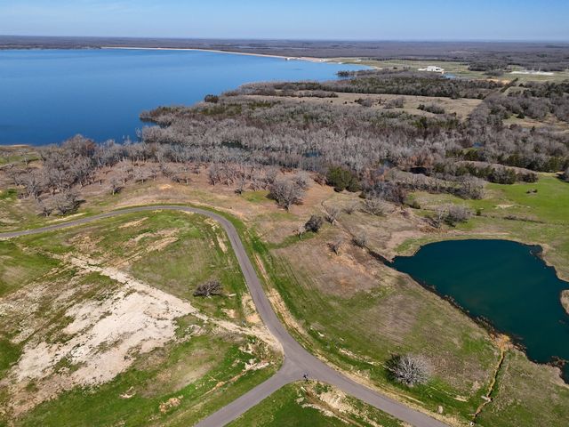 410 Peninsula Drive, Honey Grove, TX 75446