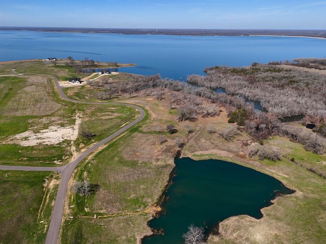 410 Peninsula Drive, Honey Grove, TX 75446