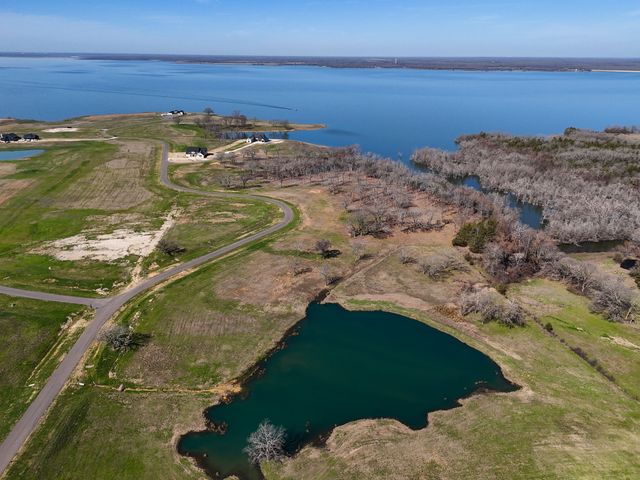 410 Peninsula Drive, Honey Grove, TX 75446