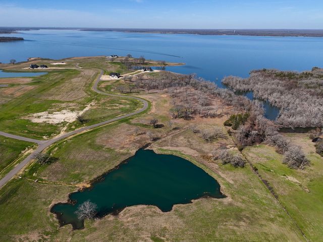 410 Peninsula Drive, Honey Grove, TX 75446