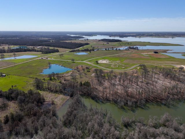 410 Peninsula Drive, Honey Grove, TX 75446