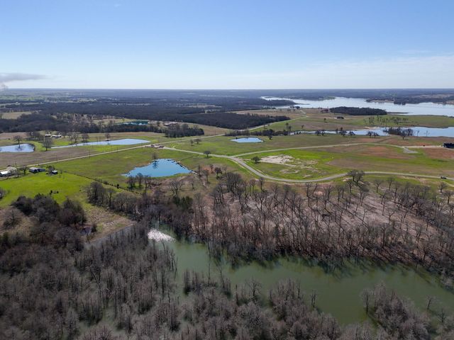 410 Peninsula Drive, Honey Grove, TX 75446