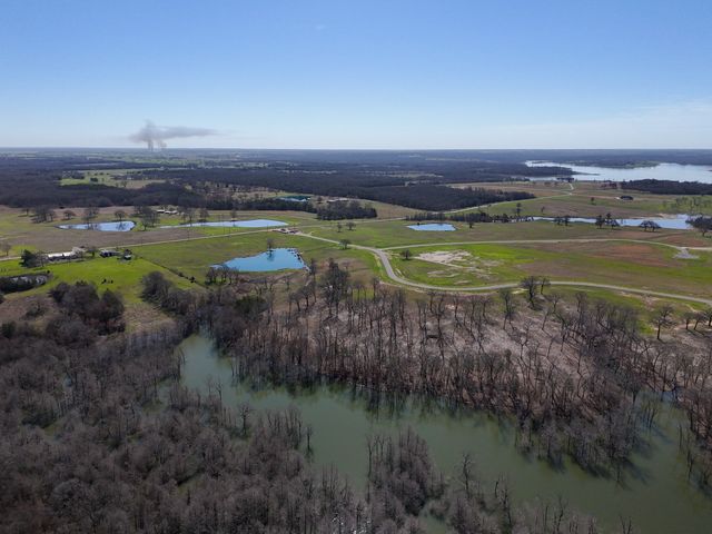 410 Peninsula Drive, Honey Grove, TX 75446