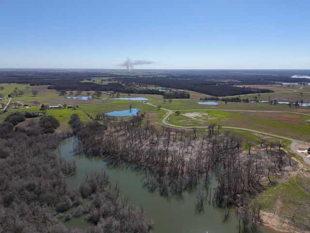 410 Peninsula Drive, Honey Grove, TX 75446