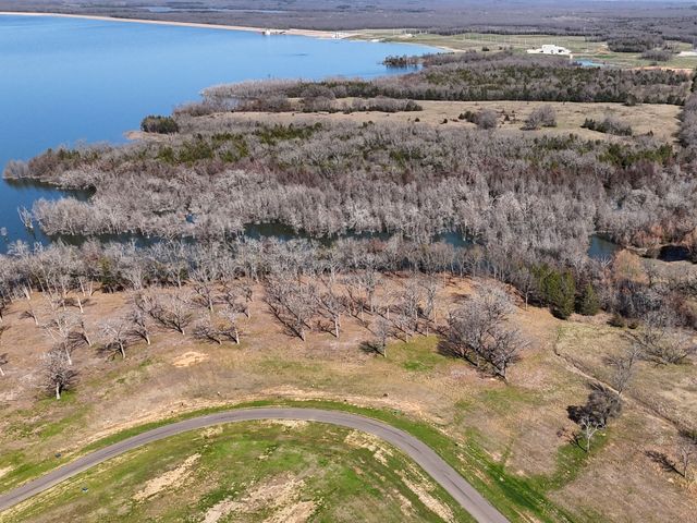 410 Peninsula Drive, Honey Grove, TX 75446