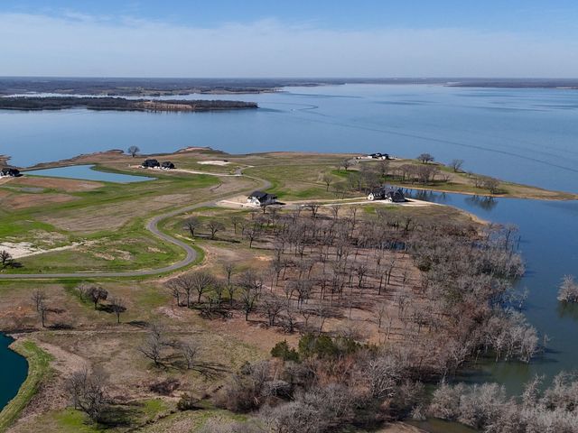 410 Peninsula Drive, Honey Grove, TX 75446