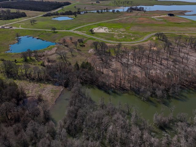 410 Peninsula Drive, Honey Grove, TX 75446