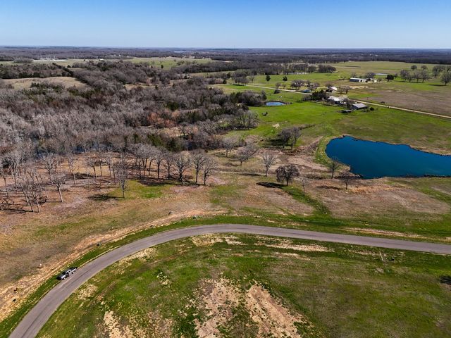 410 Peninsula Drive, Honey Grove, TX 75446