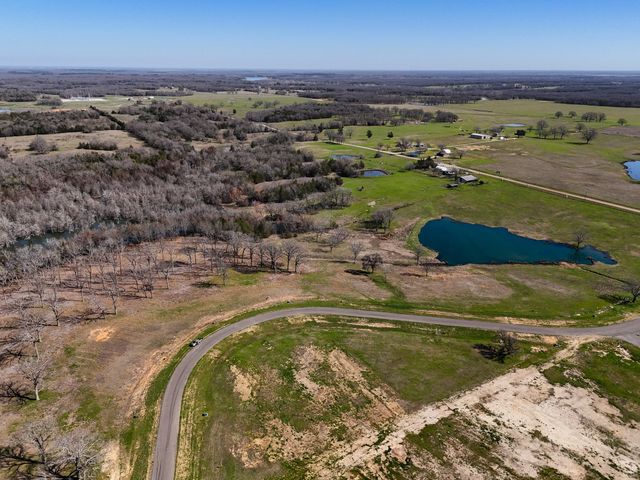 410 Peninsula Drive, Honey Grove, TX 75446