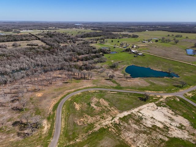 410 Peninsula Drive, Honey Grove, TX 75446