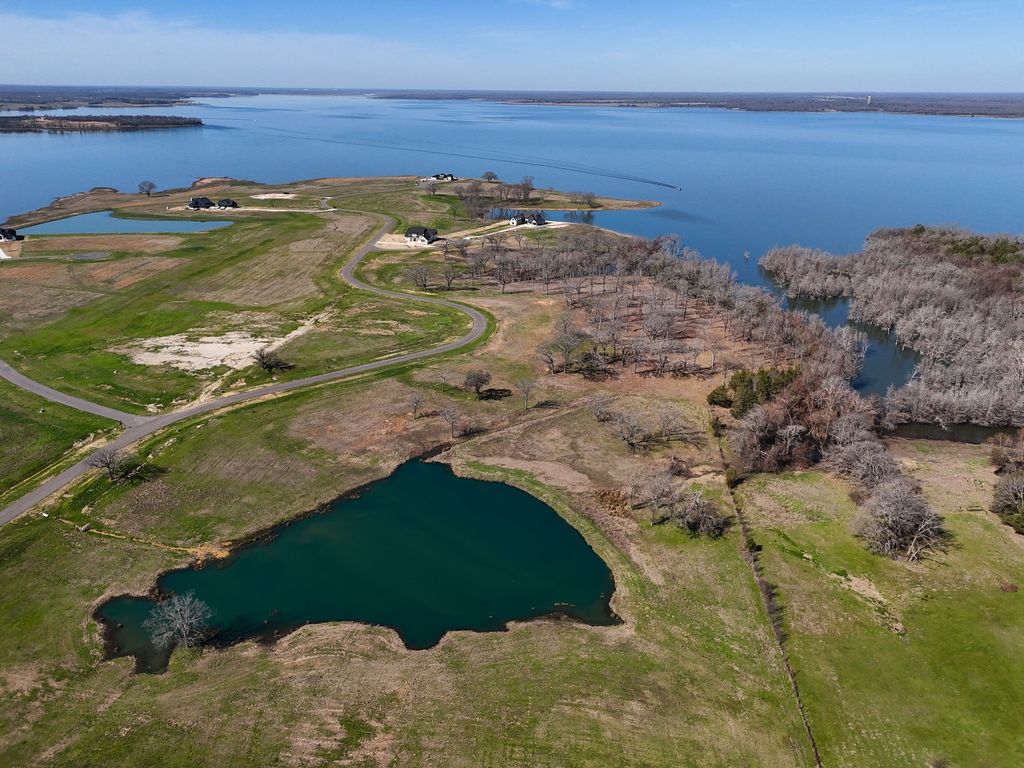 410 Peninsula Drive, Honey Grove, TX 75446