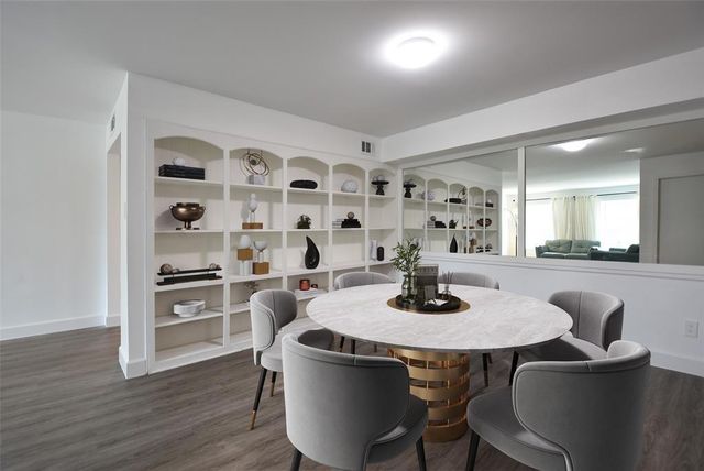 357 N Post Oak Lane 312, Houston, TX 77024