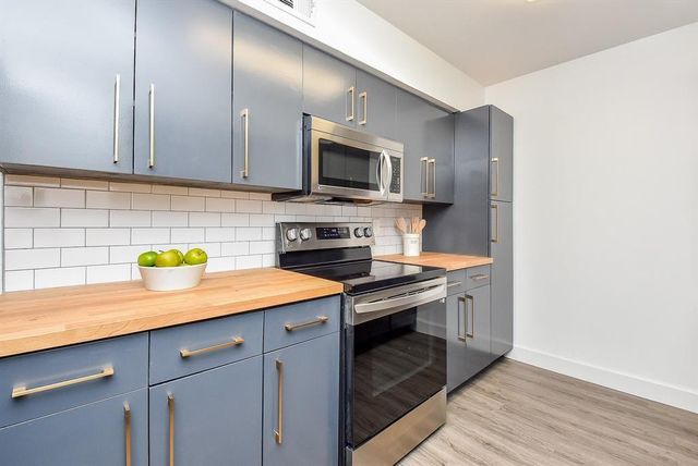 357 N Post Oak Lane 312, Houston, TX 77024