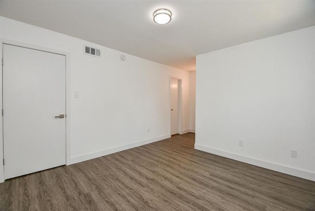 357 N Post Oak Lane 312, Houston, TX 77024
