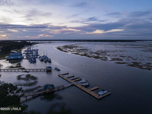 15 Sunset Blvd Apt 1201, Beaufort, SC 29907