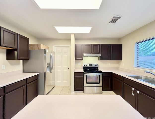 8210 Donley Pond, San Antonio, TX 78254