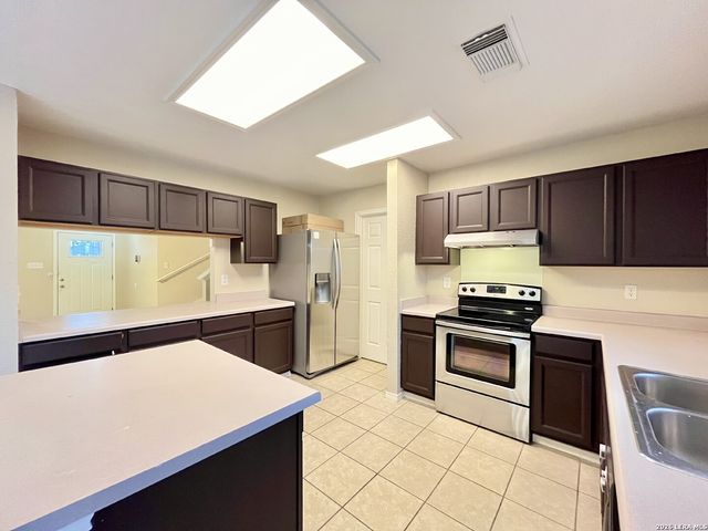 8210 Donley Pond, San Antonio, TX 78254