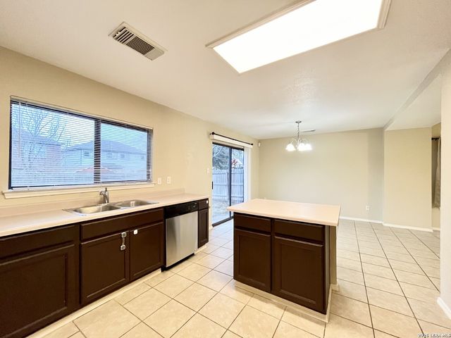 8210 Donley Pond, San Antonio, TX 78254