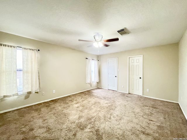 8210 Donley Pond, San Antonio, TX 78254