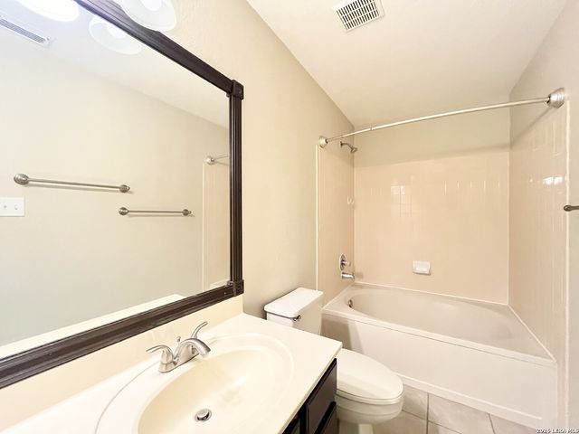 8210 Donley Pond, San Antonio, TX 78254