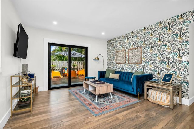 738 NE 17th Avenue, Fort Lauderdale, FL 33304