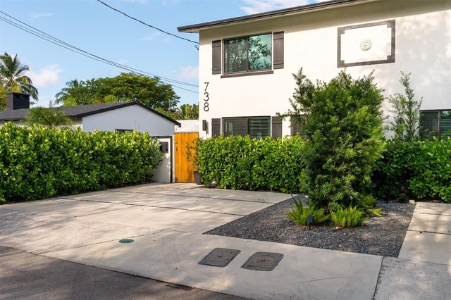 738 NE 17th Avenue, Fort Lauderdale, FL 33304