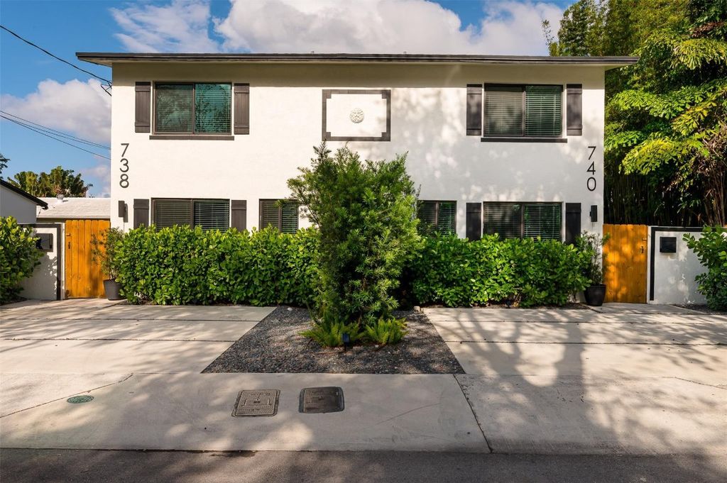 738 NE 17th Avenue, Fort Lauderdale, FL 33304