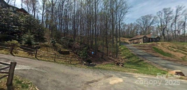 63 Foxridge Drive, Fletcher, NC 28732