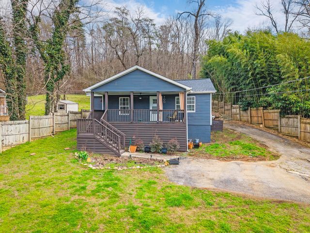 700 Runyan Drive, Chattanooga, TN 37405