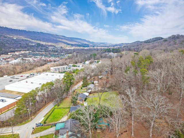 700 Runyan Drive, Chattanooga, TN 37405