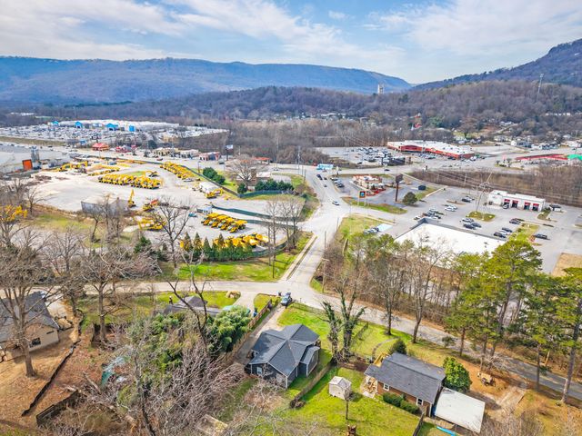 700 Runyan Drive, Chattanooga, TN 37405