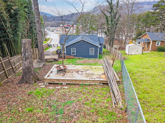 700 Runyan Drive, Chattanooga, TN 37405