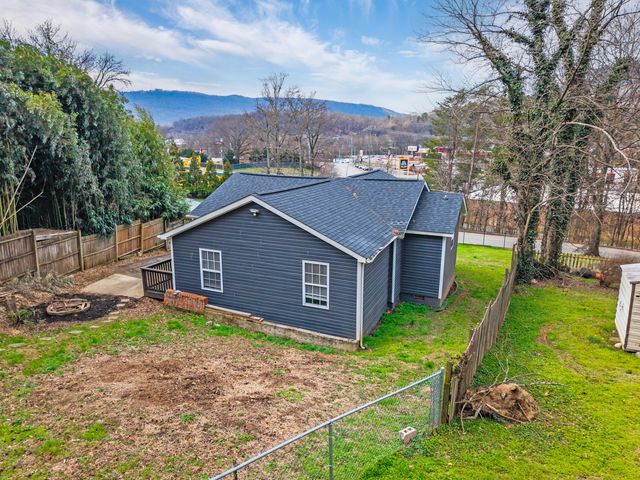 700 Runyan Drive, Chattanooga, TN 37405