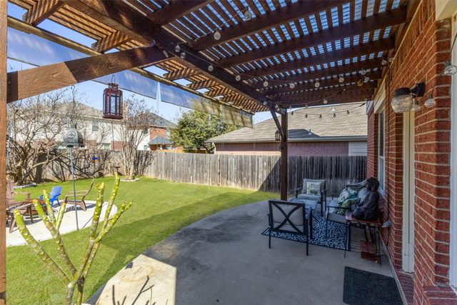 11833 Porcupine Drive, Fort Worth, TX 76244