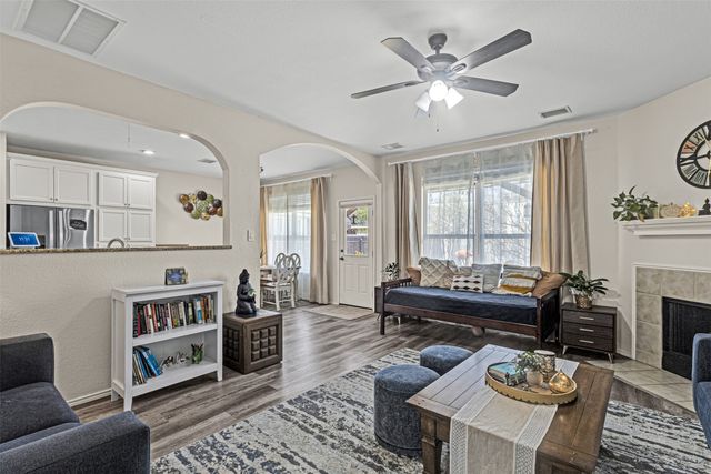 11833 Porcupine Drive, Fort Worth, TX 76244