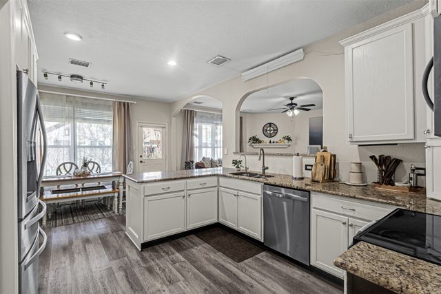 11833 Porcupine Drive, Fort Worth, TX 76244