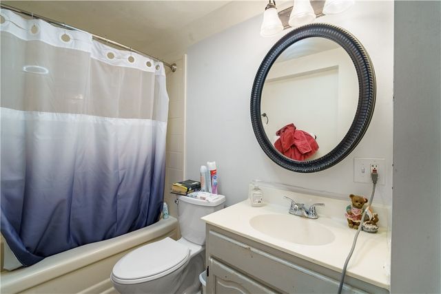 17 East Greenwich Avenue, West Warwick, RI 02893