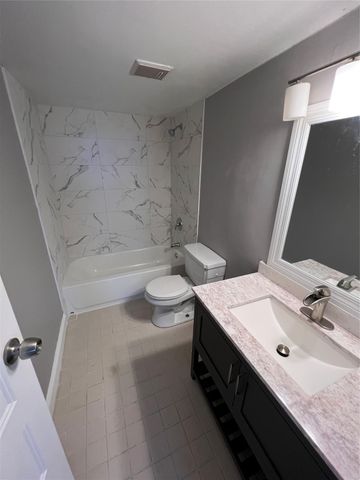 118 Lake Emerald Drive 103, Oakland Park, FL 33309