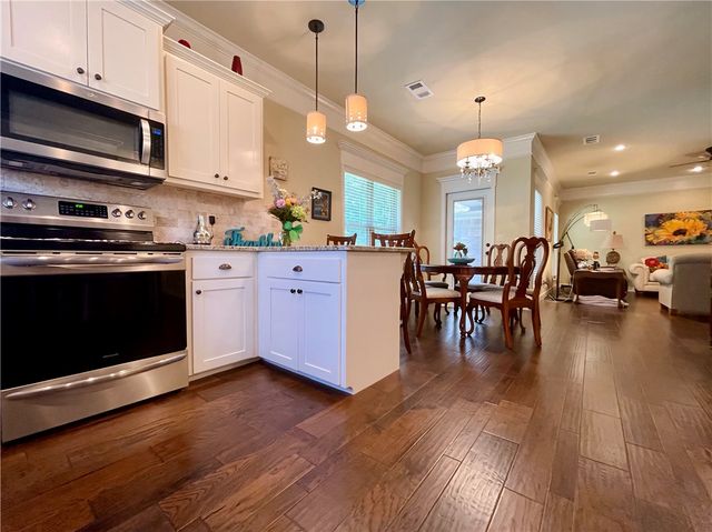 4108 N Hartford Avenue, Russellville, AR 72802