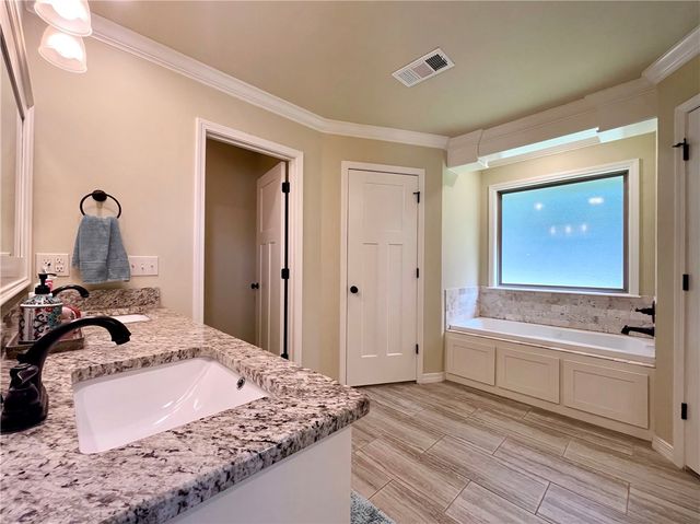 4108 N Hartford Avenue, Russellville, AR 72802