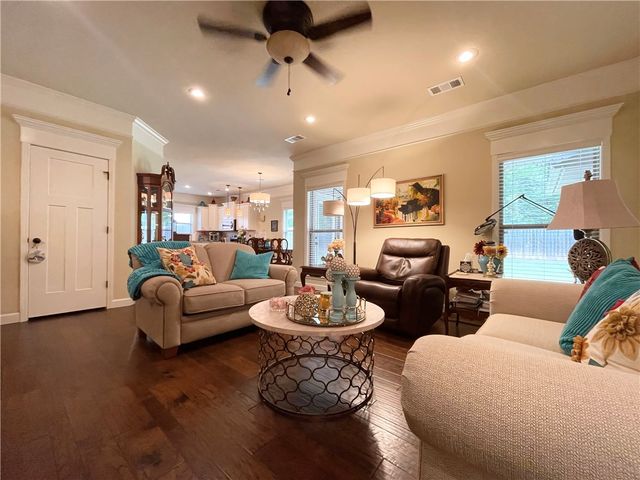 4108 N Hartford Avenue, Russellville, AR 72802